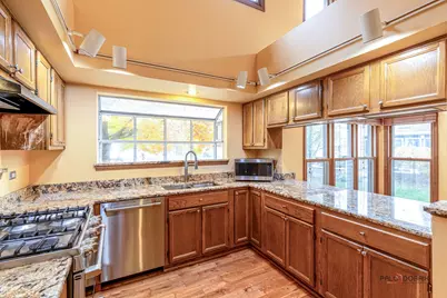 1551 Crowfoot Circle N, Hoffman Estates, IL 60169 - Photo 14