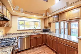 1551 Crowfoot Cir N, Hoffman Estates, IL 60169 - Photo 14