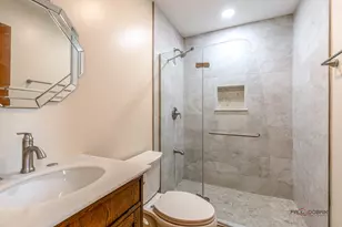 1551 Crowfoot Cir N, Hoffman Estates, IL 60169 - Photo 20