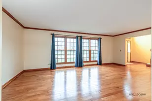 1551 Crowfoot Cir N, Hoffman Estates, IL 60169 - Photo 6