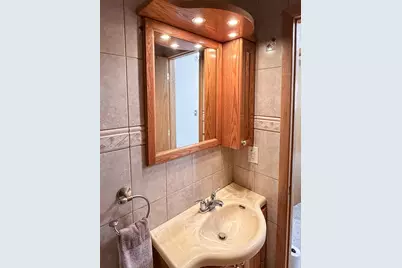 8027 W Churchill Avenue, Niles, IL 60714 - Photo 10