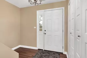 199 Duxbury Ct, Bloomingdale, IL 60108 - Photo 2