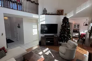 121 Crescent Ln, Schaumburg, IL 60193 - Photo 6