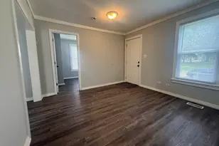 557 W Water St, Waukegan, IL 60085 - Photo 2