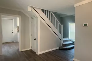 557 W Water St, Waukegan, IL 60085 - Photo 6