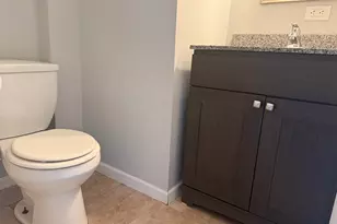 557 W Water St, Waukegan, IL 60085 - Photo 4