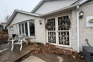 23 Greenridge Dr, Decatur, IL 62526 - Photo 2