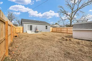 313 E Overton St, Tuscola, IL 61953 - Photo 26