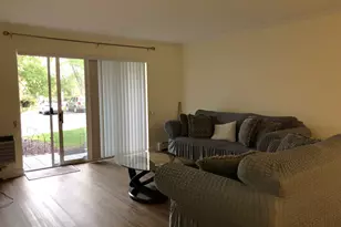 1188 Royal Glen Dr, Glen Ellyn, IL 60137 - Photo 2