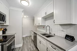 4125 W 97th Pl, Oak Lawn, IL 60453 - Photo 4