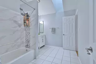 284 Bingham Cir, Mundelein, IL 60060 - Photo 20