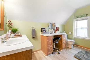 733 N 13th St, Dekalb, IL 60115 - Photo 14