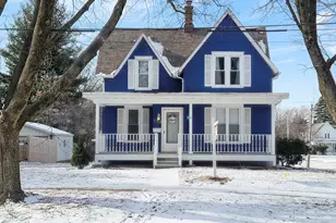 733 N 13th St, Dekalb, IL 60115 - Photo 2