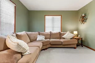 733 N 13th St, Dekalb, IL 60115 - Photo 6