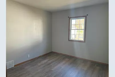 1124 E 1st Avenue, Monmouth, IL 61462 - Photo 8