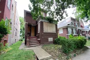 7521 S Ridgeland Ave, Chicago, IL 60649 - Photo 1