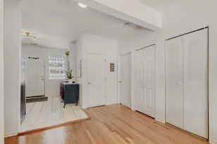 3108 W Belle Plaine Ave, Chicago, IL 60618 - Photo 8