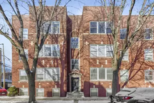 3108 W Belle Plaine Ave, Chicago, IL 60618 - Photo 2