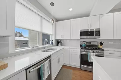 1627 N Lawndale Avenue, Chicago, IL 60647 - Photo 10