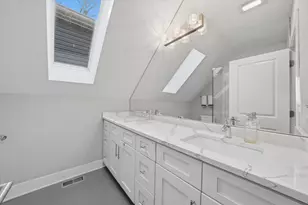 1627 N Lawndale Ave, Chicago, IL 60647 - Photo 22