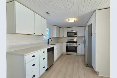 946 W Arlington Lane, Crete, IL 60417 - Photo 2