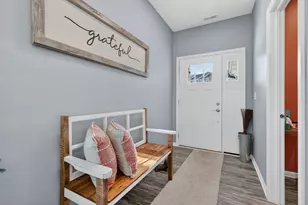 1008 Moraine Dr, South Elgin, IL 60177 - Photo 2