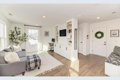 1030 Bogart Street, Des Plaines, IL 60018 - Photo 4