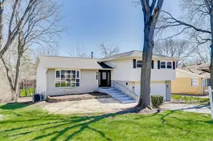 123 Kainer Ave, Barrington, IL 60010 - Photo 2