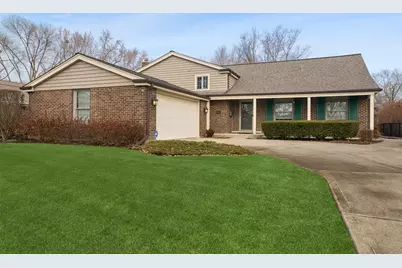 1522 E Fleming Drive N, Arlington Heights, IL 60004 - Photo 1