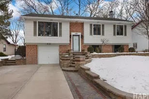 170 Burr Oak Dr, Lake Zurich, IL 60047 - Photo 2