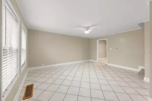 403 S Elizabeth St, Lombard, IL 60148 - Photo 2