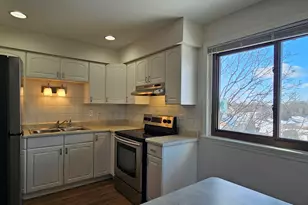 7535 Tiffany Dr, Orland Park, IL 60462 - Photo 10