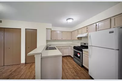 1429 Orleans Drive #1429, Mundelein, IL 60060 - Photo 6