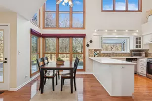 0N655 Courtney Ln, Winfield, IL 60190 - Photo 10