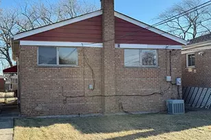 8826 S Prairie Ave, Chicago, IL 60619 - Photo 2