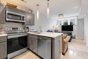 3432 W Melrose St, Chicago, IL 60618 - Photo 32