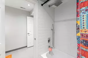 3432 W Melrose St, Chicago, IL 60618 - Photo 18