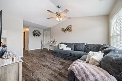 1281 N Red Oak Circle #3, Round Lake Beach, IL 60073 - Photo 2