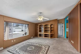 194 Sparrow Dr, Lynwood, IL 60411 - Photo 2