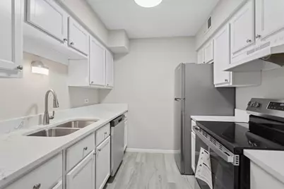 6185 Pinewood Court #202, Willowbrook, IL 60527 - Photo 2