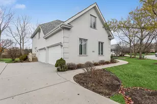 9200 Falling Waters Dr, Burr Ridge, IL 60527 - Photo 30