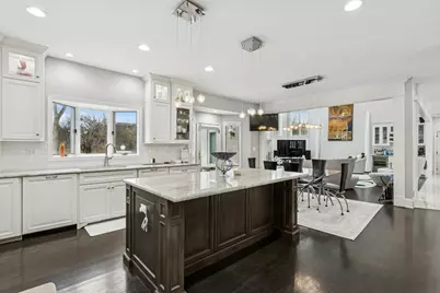 9200 Falling Waters Drive, Burr Ridge, IL 60527 - Photo 10