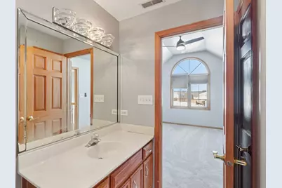 1237 W Parliament Street, Crete, IL 60417 - Photo 32