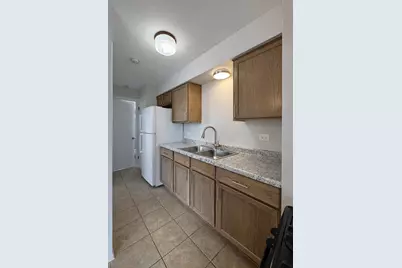 7915 S 84th Avenue #4, Justice, IL 60458 - Photo 6