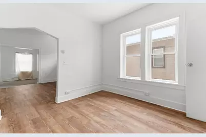 136 S Butrick Street, Waukegan, IL 60085 - Photo 6