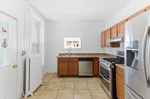 136 S Butrick St, Waukegan, IL 60085 - Photo 4