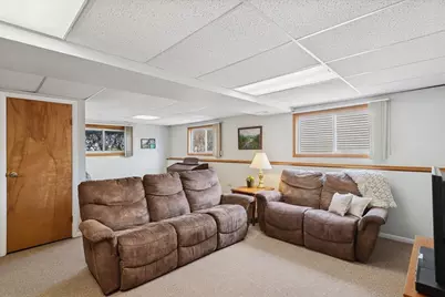 36615 N Streamwood Drive, Gurnee, IL 60031 - Photo 8