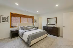 1209 E Davis Street E, Arlington Heights, IL 60005 - Photo 12