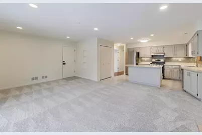 1209 E Davis Street E #3, Arlington Heights, IL 60005 - Photo 6