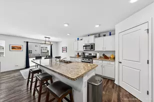 1720 Bayberry Ln, Pingree Grove, IL 60140 - Photo 2